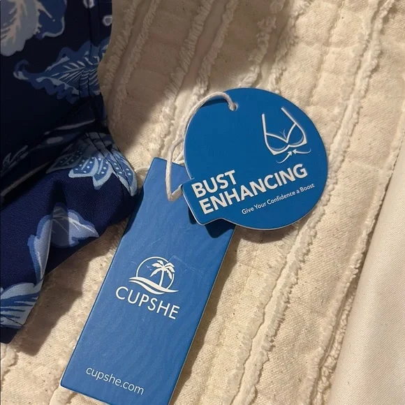 NWT Cupshe Blue and White Floral Bikini Set - Picture 5 of 12